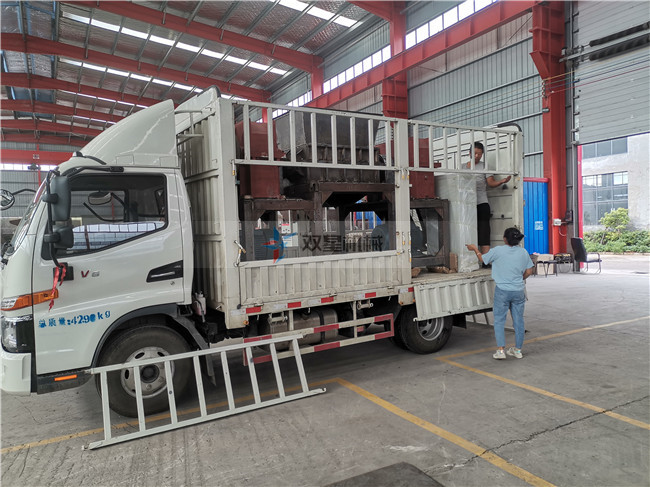 1000型<a href='http://www.bala10minutes.cn/ssxl/10.html' target='_blank'><span>金屬撕碎機(jī)</span></a>發(fā)貨發(fā)往河北